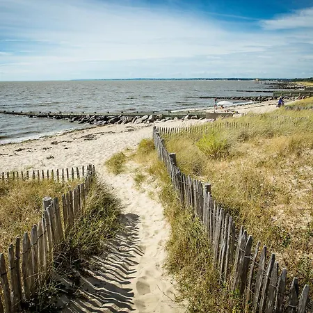Maison Avec Jardin A 200m De La A * לה ברנרי-אן-רץ