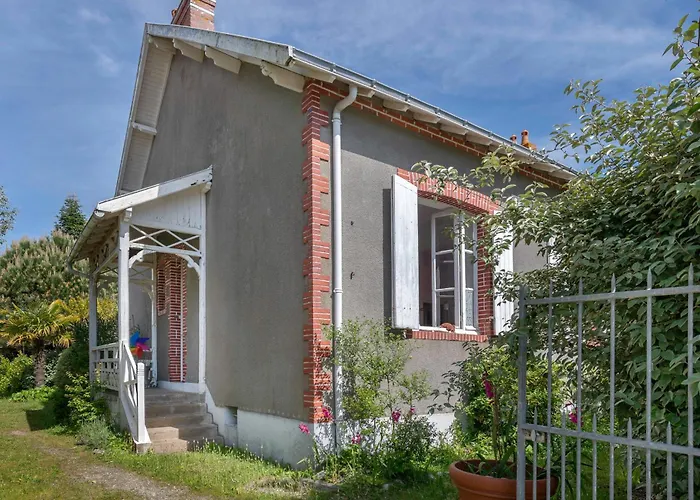 Maison Avec Jardin A 200m De La A *