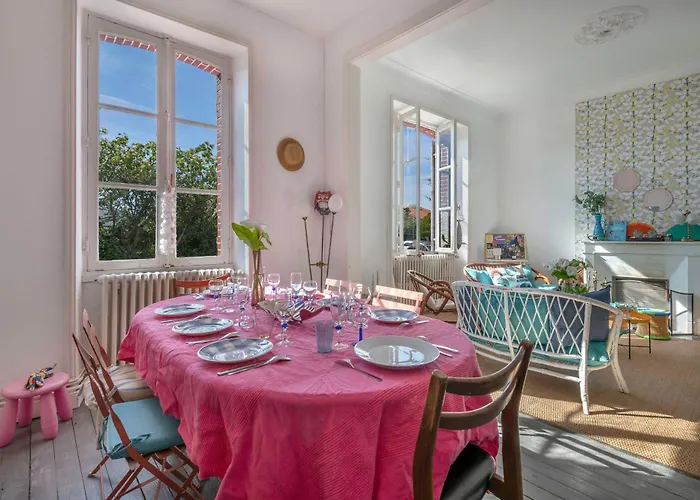 Дом отдыха Maison Avec Jardin A 200m De La A Ла-Бернери-ан-Рец